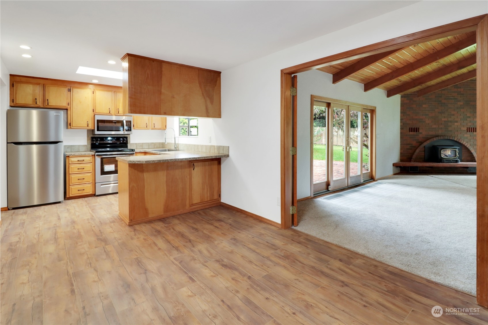 1911 Vine Road Brier, WA 98036 - Photo 10 of 34 Gallery Image 10
