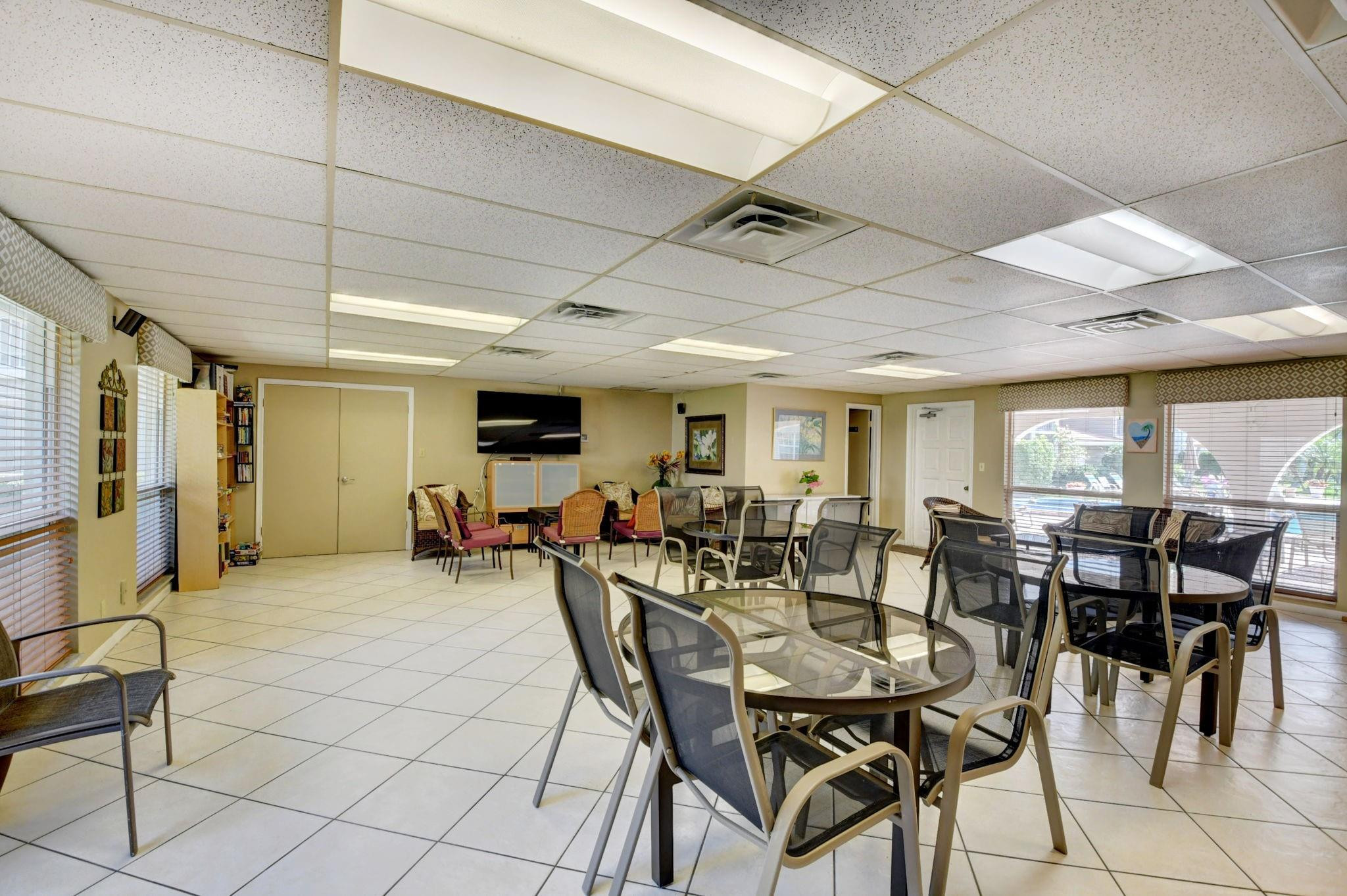 250 Northeast 20th Street, Unit 1180 Boca Raton, FL 33431 - Photo 30 of 47 Clubhouse