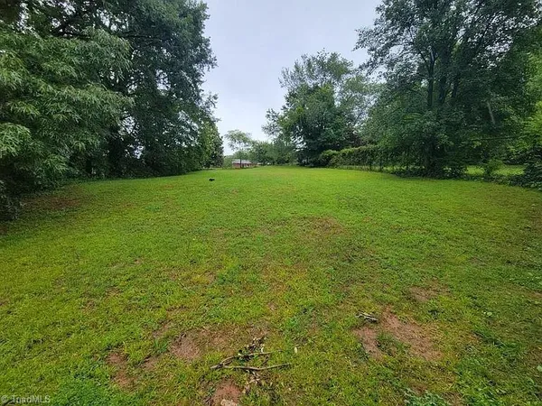 $1,600 | 1615 East 10th Street, Winston-Salem, NC 27101