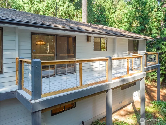 a view of outdoor space yard and deck