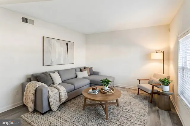 $250,000 | 319 Brock Square, Fredericksburg, VA 22401