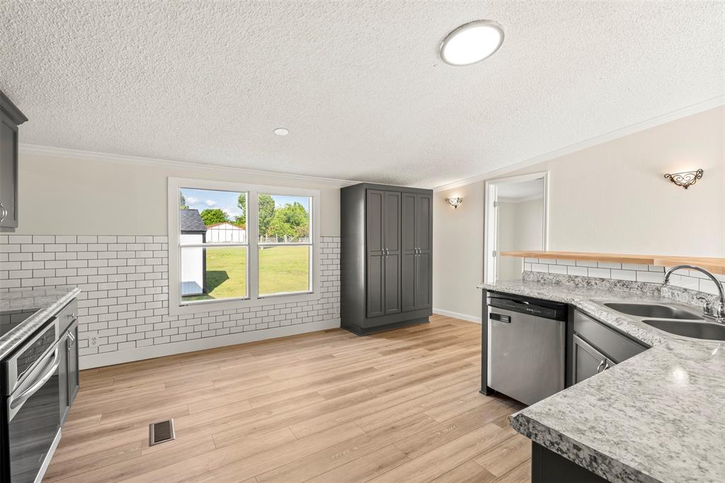 3512 Raintree Drive South Alvarado, TX 76009 - Photo 12 of 37