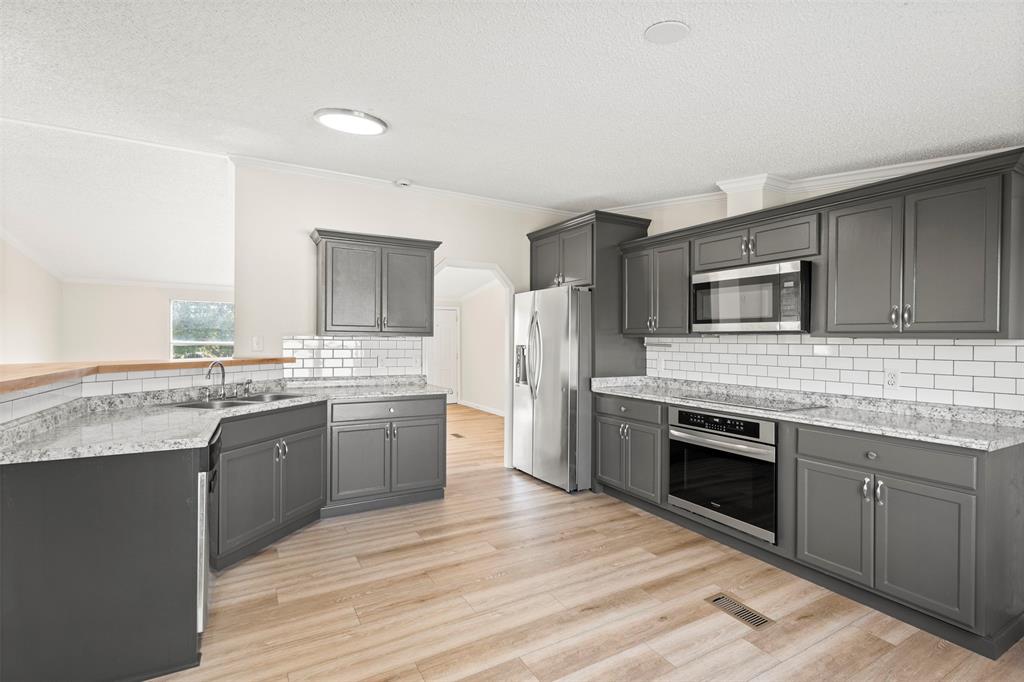 3512 Raintree Drive South Alvarado, TX 76009 - Photo 13 of 37