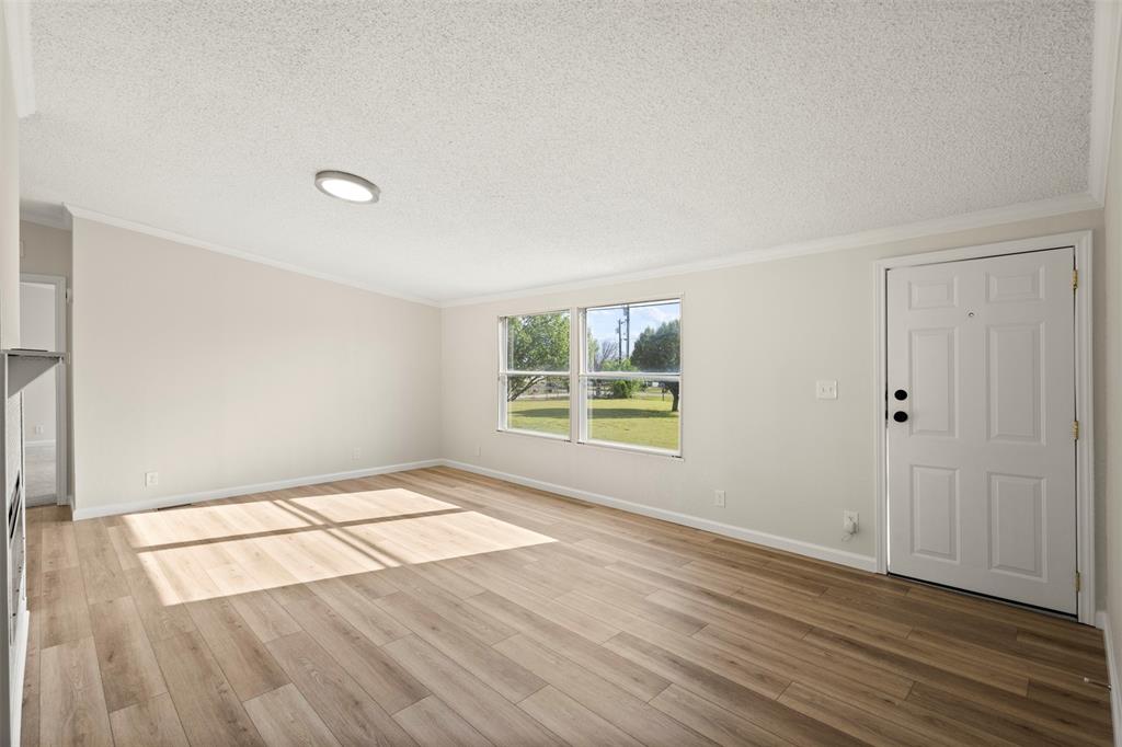 3512 Raintree Drive South Alvarado, TX 76009 - Photo 5 of 37