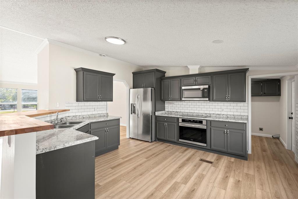 3512 Raintree Drive South Alvarado, TX 76009 - Photo 10 of 37