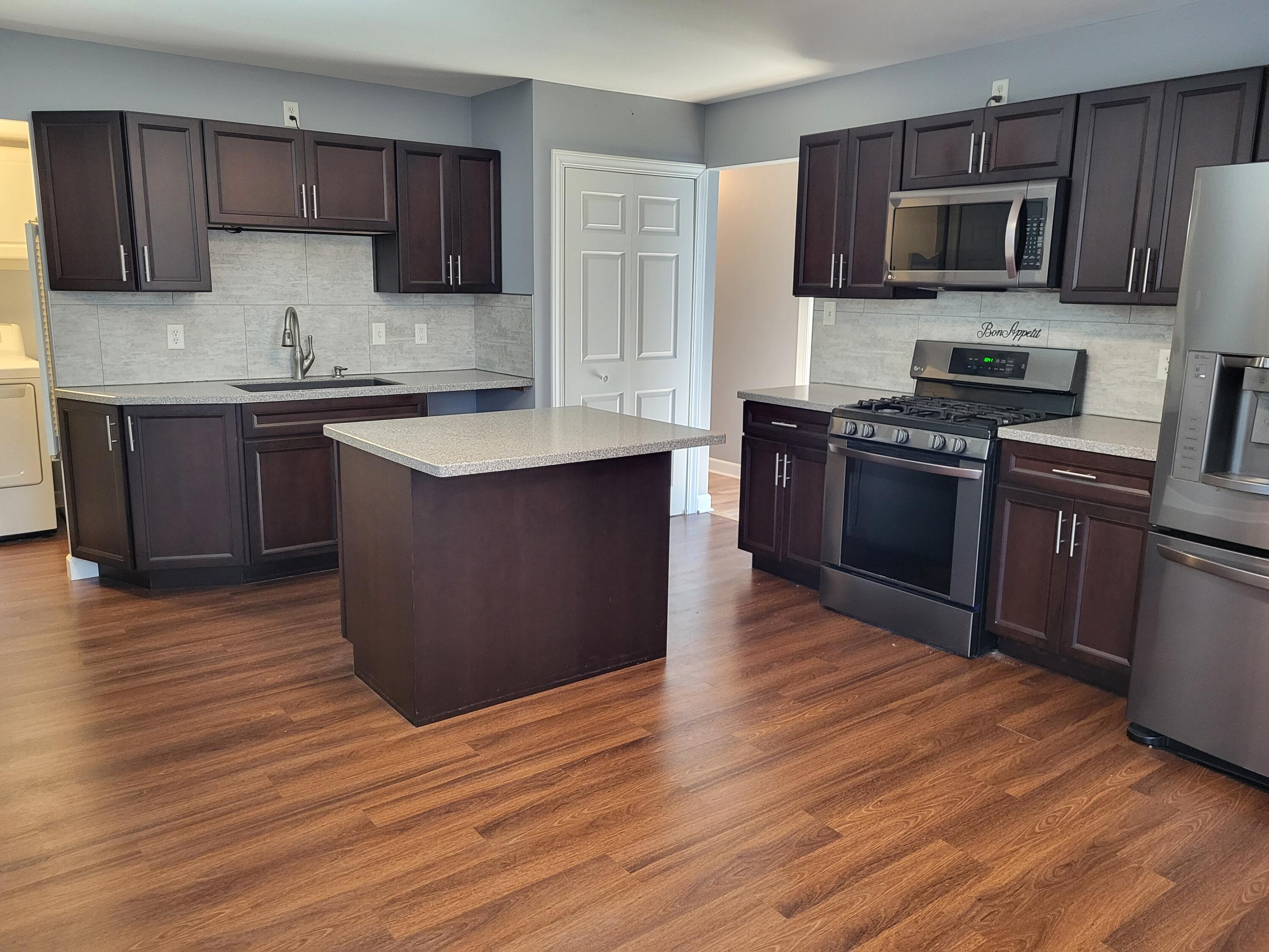 549 Riviera Road Valparaiso, IN 46385 - Photo 5 of 18 3000x2250