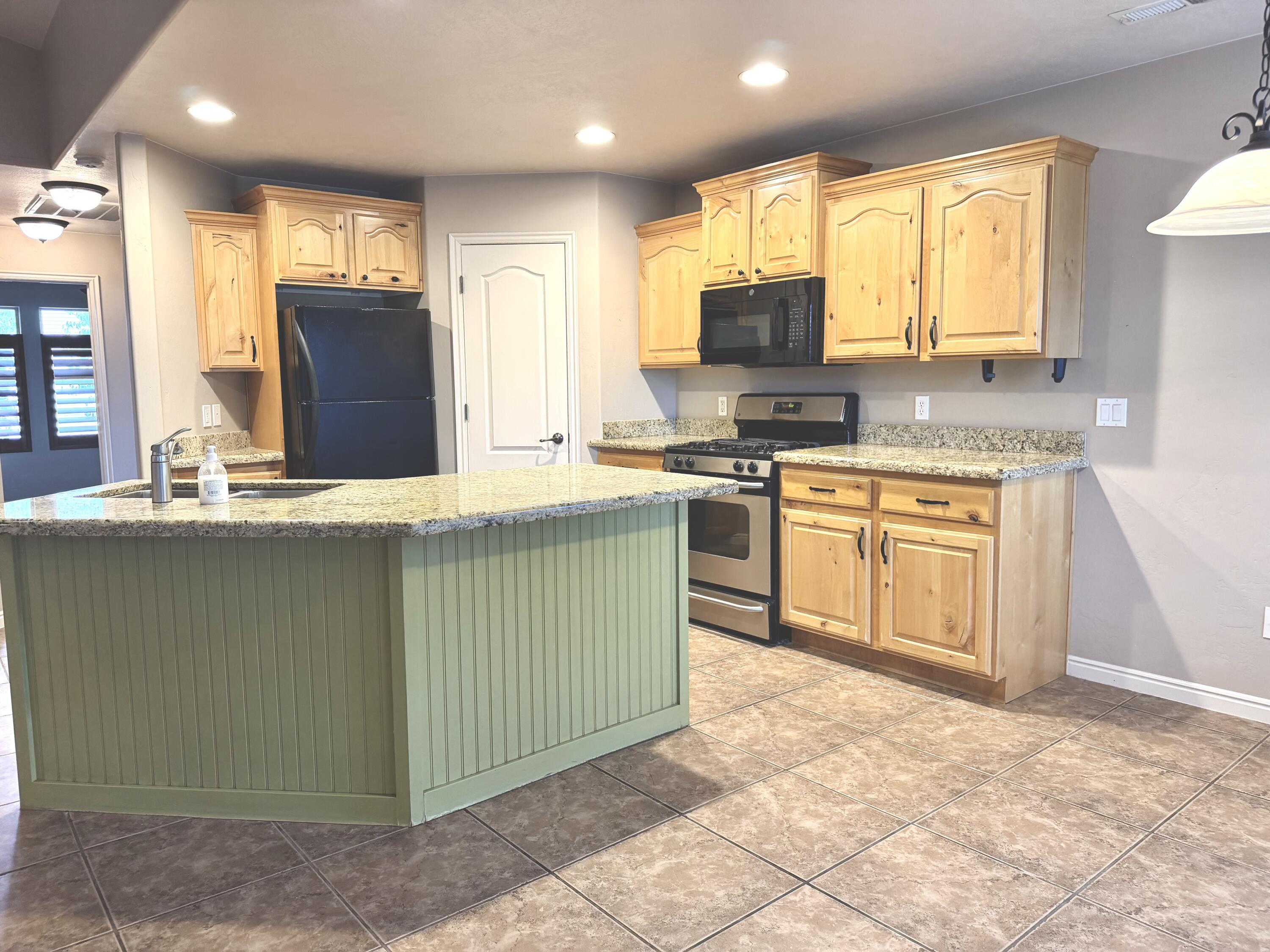 66 South 1300 W Street St. George, UT 84770 - Photo 10 of 21 Kitchen