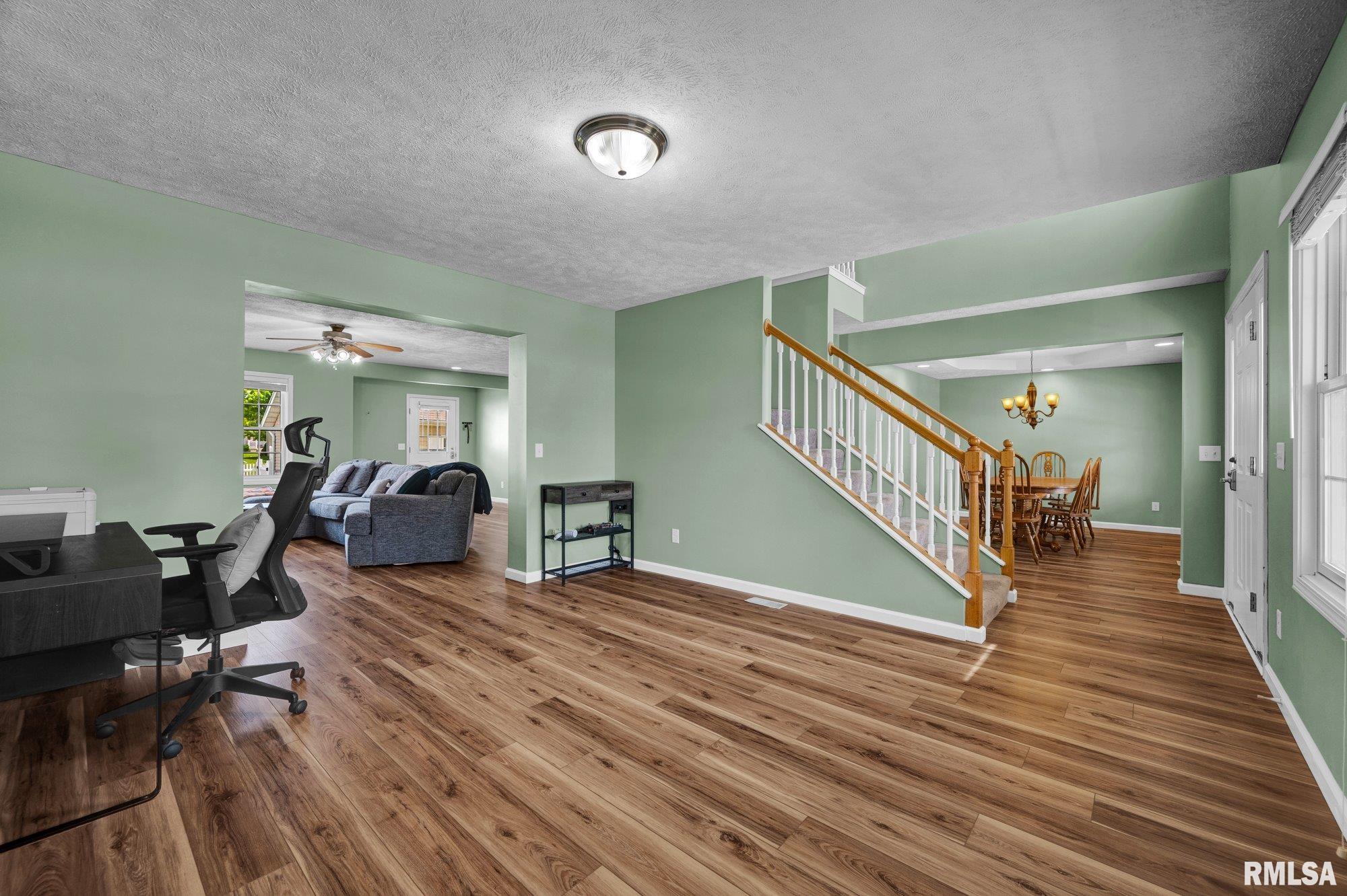 1102 Chippewa Street Normal, IL 61761 - Photo 6 of 37