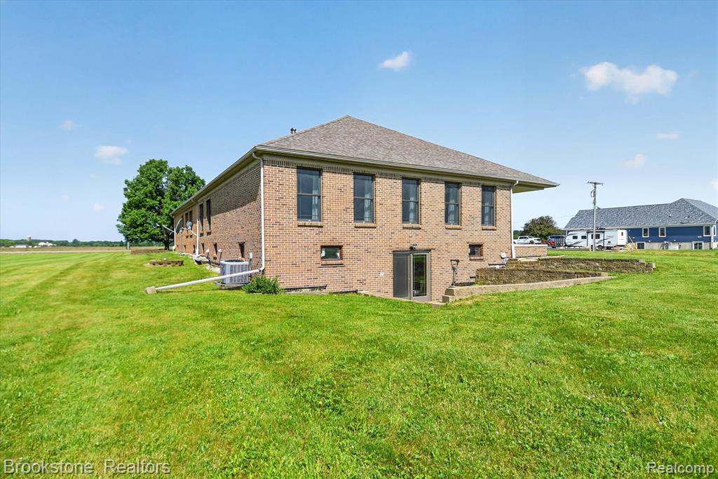 75230 Cryderman Road Richmond, MI 48062 - Photo 14 of 93