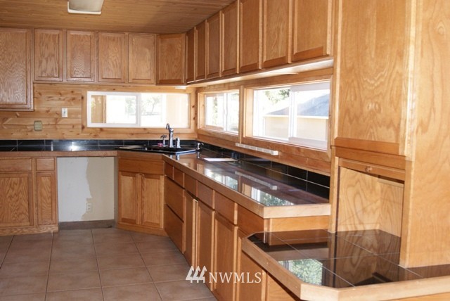 3470 Dyes Inlet Road Northwest Bremerton, WA 98312 - Photo 3 of 19 Gallery Image 3
