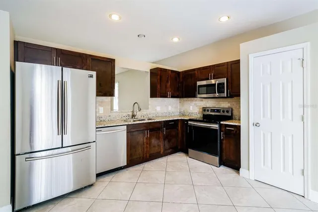 $329,900 | 3213 Summer Cruise Drive, Valrico, FL 33594