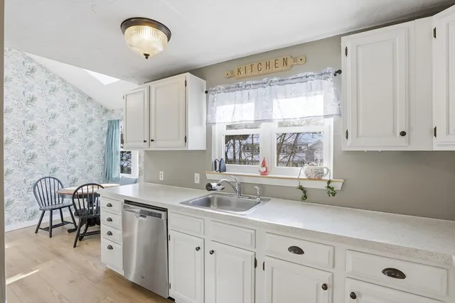 $359,999 | 25 Thayer Pond Drive, Unit 2, Oxford, MA 01537