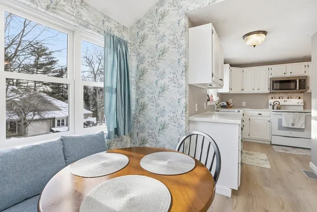 $359,999 | 25 Thayer Pond Drive, Unit 2, Oxford, MA 01537