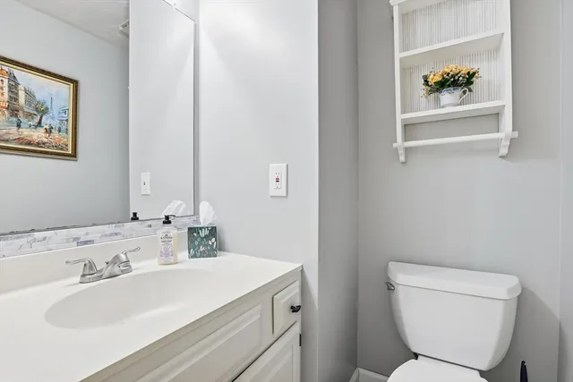 $359,999 | 25 Thayer Pond Drive, Unit 2, Oxford, MA 01537