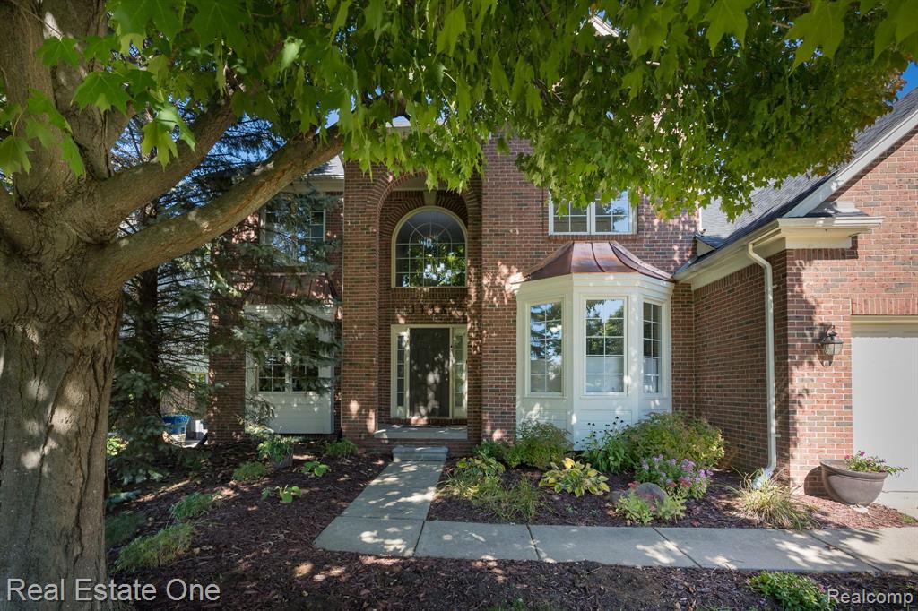 1143 Waycroft Lane Rochester, MI 48307 - Photo 2 of 54