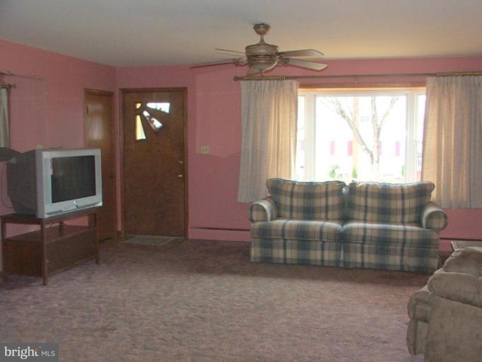 1101 Oakland Terrace Road Halethorpe, MD 21227 - Photo 5 of 21 Living Room and Front Entrance