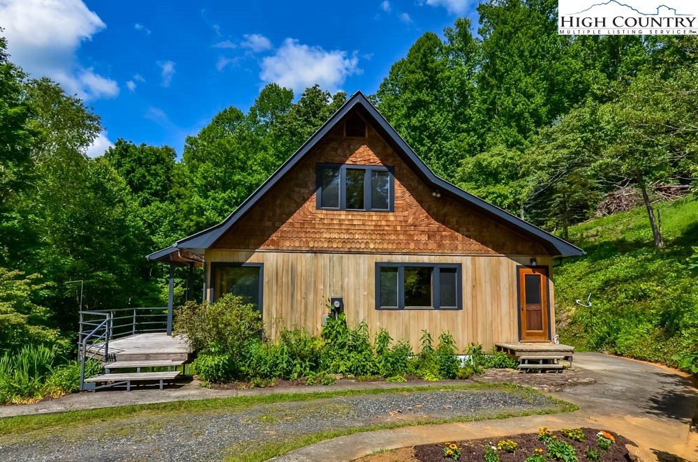 314 Ira Powers Road Lansing, NC 28643 - Photo 1 of 41 Gallery Image 1