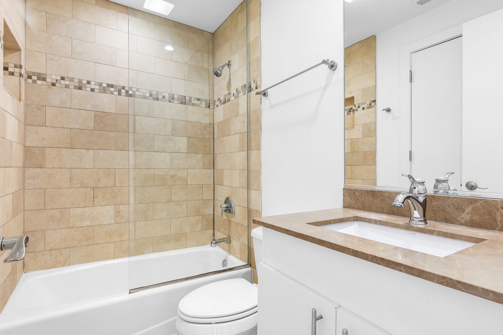 914 West Hubbard Street, Unit 304 Chicago, IL 60642 - Photo 19 of 22