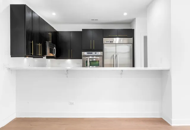 $4,354 | 914 West Hubbard Street, Unit 304, Chicago, IL 60642