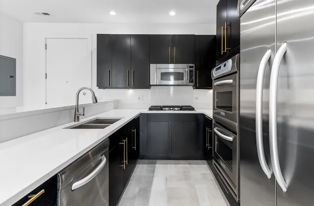 $4,354 | 914 West Hubbard Street, Unit 304, Chicago, IL 60642