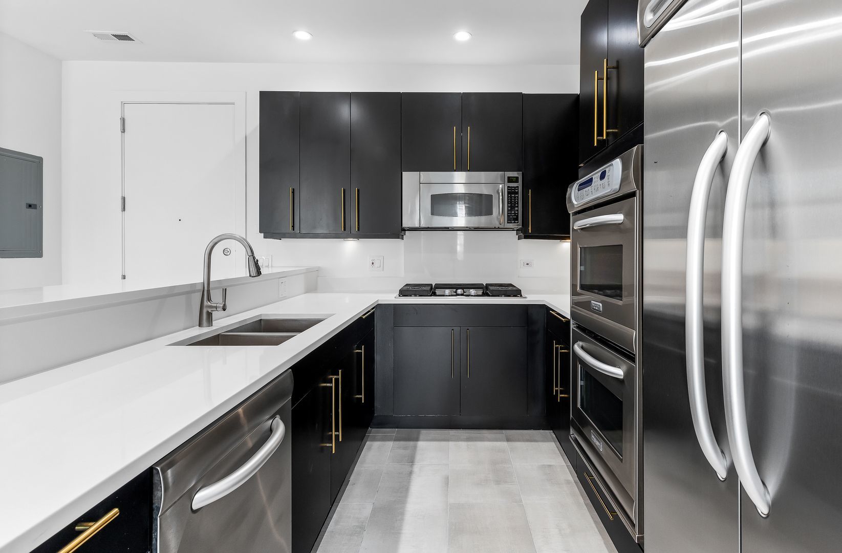 914 West Hubbard Street, Unit 304 Chicago, IL 60642 - Photo 7 of 22