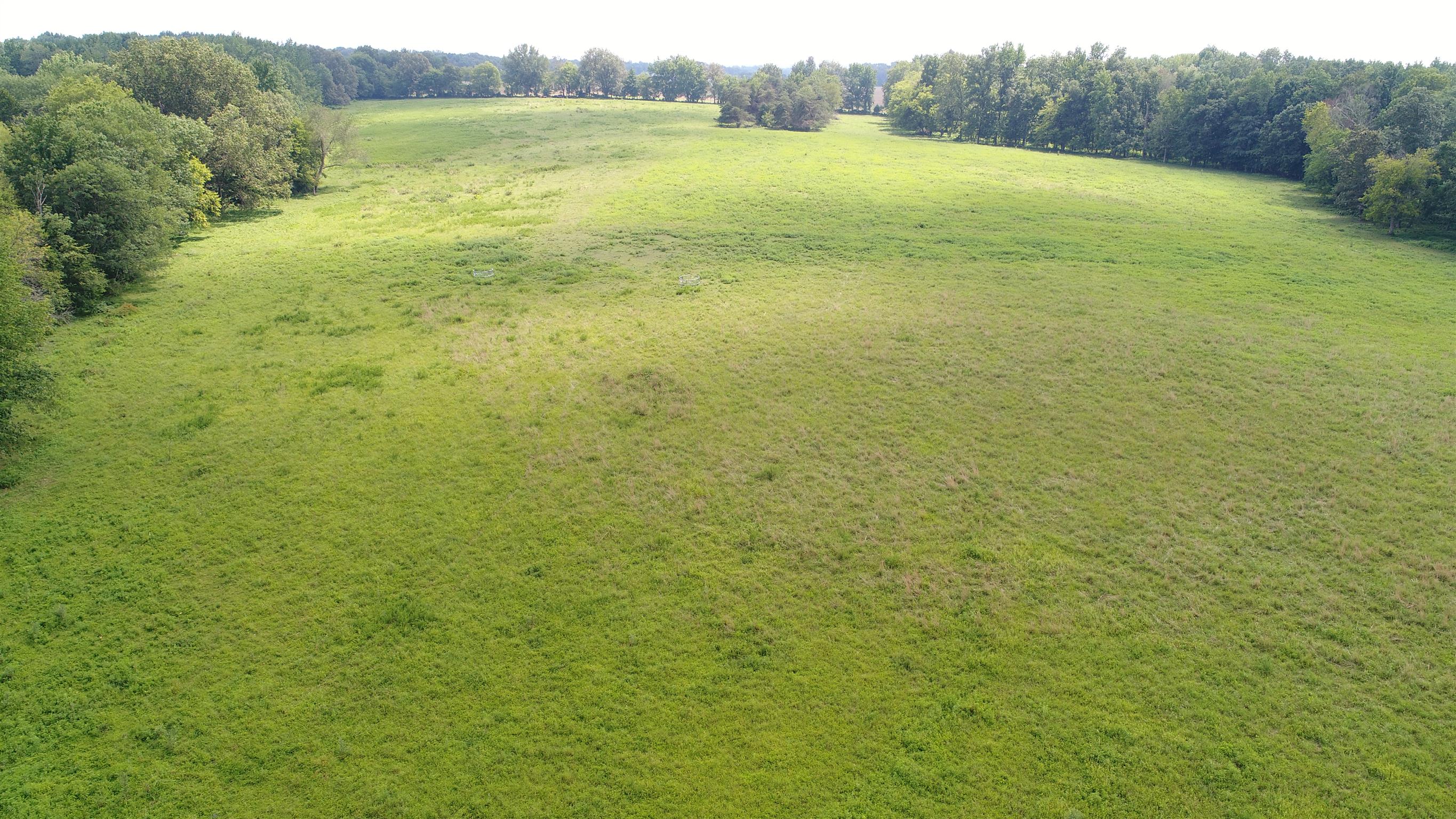 3 Hugh Woodard Road Springfield, TN 37172 - Photo 5 of 5 a view of an ocean from a yard