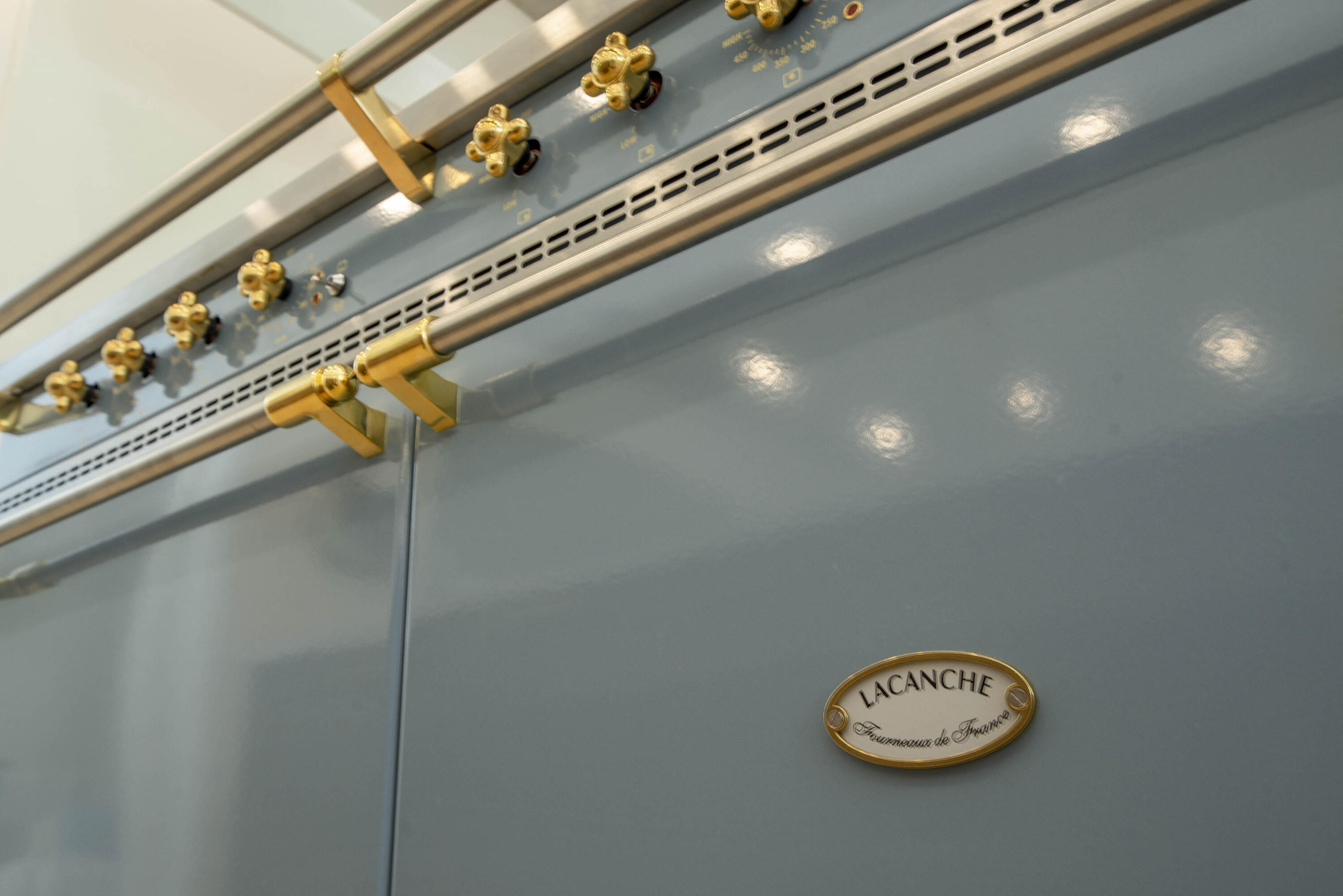 13395 Running Water Road Palm Beach Gardens, FL 33418 - Photo 26 of 112 a close up of a board