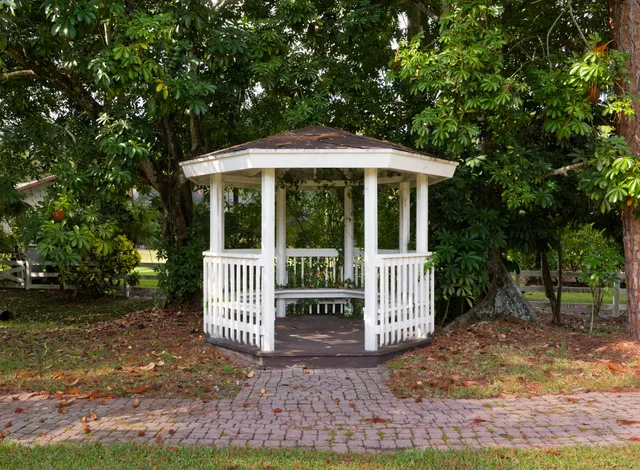 $3,994,970 | 13395 Running Water Road, Palm Beach Gardens, FL 33418