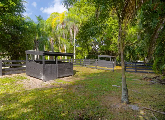 $3,994,970 | 13395 Running Water Road, Palm Beach Gardens, FL 33418