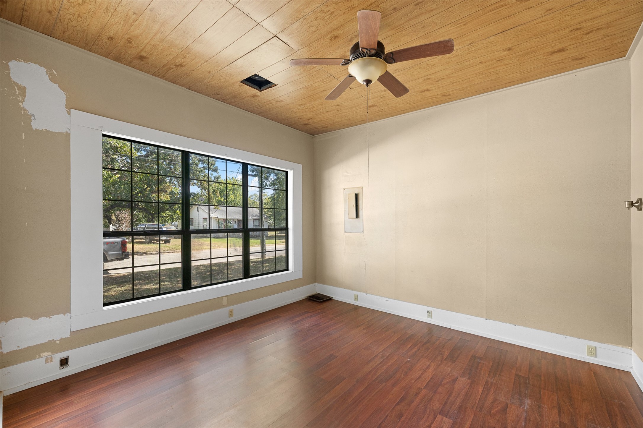 488 7th Street Somerville, TX 77879 - Photo 12 of 43