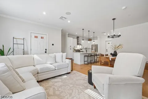 $729,000 | 9 Farrand Street, Bloomfield, NJ 07003