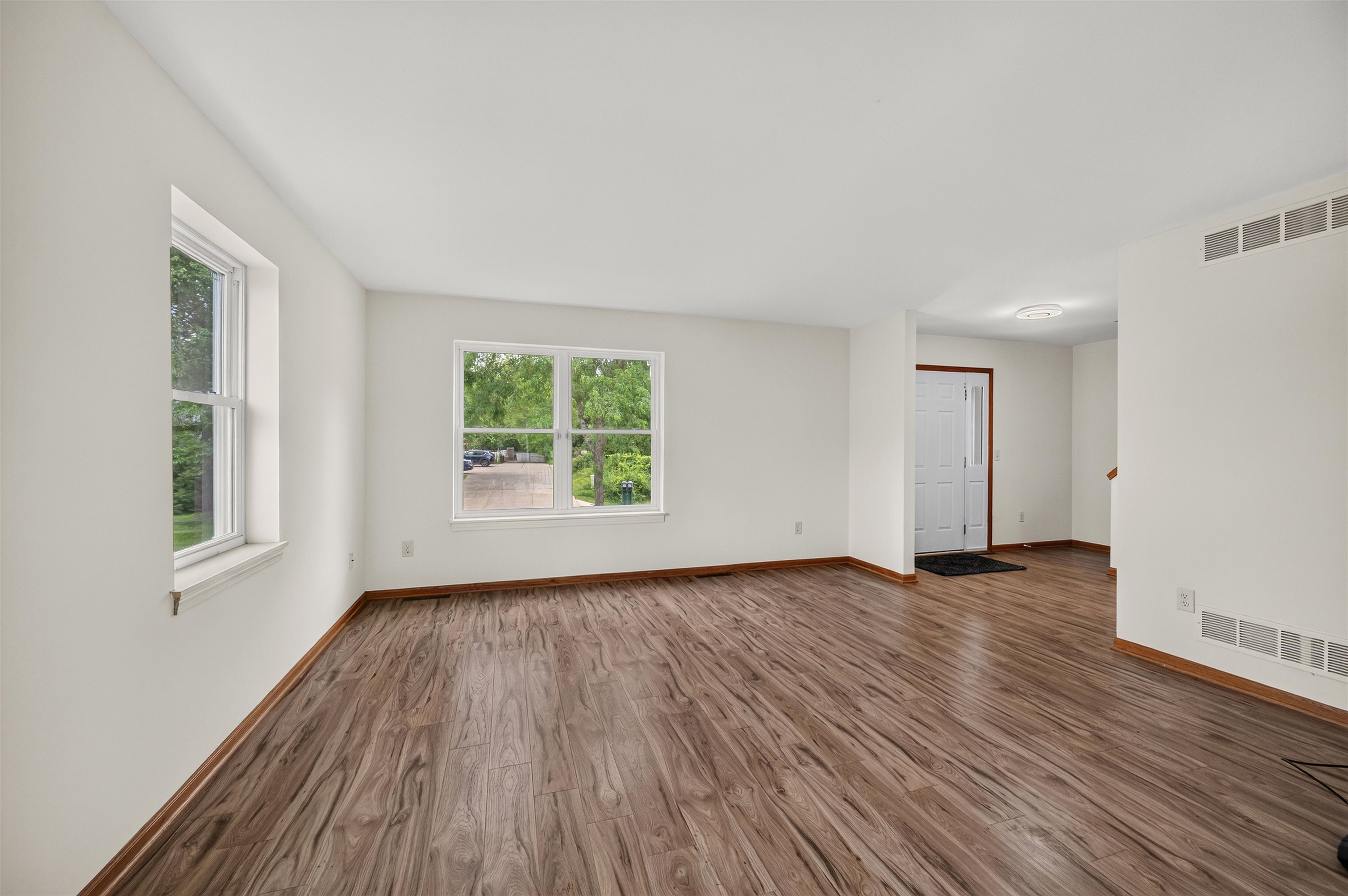210 Rustic Drive Madison, WI 53718 - Photo 5 of 35