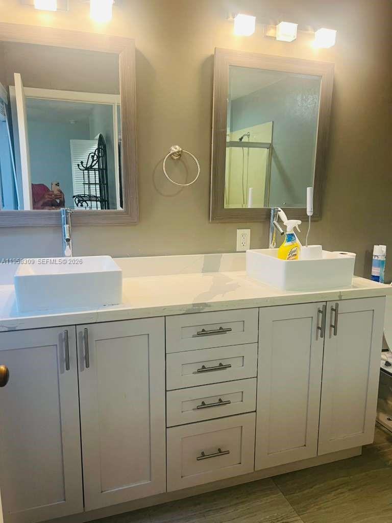 18237 Northwest 61st Place Hialeah, FL 33015 - Photo 5 of 9