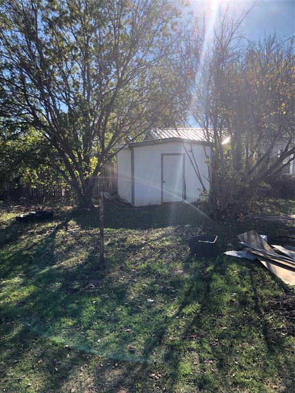 2817 Hickory Street Abilene, TX 79601 - Photo 11 of 11 a backyard of a house