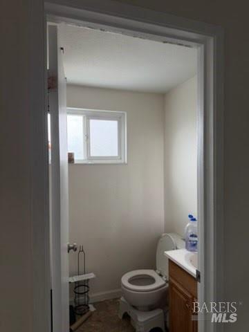 415 Mono Drive Vacaville, CA 95687 - Photo 17 of 18 a bathroom with a toilet