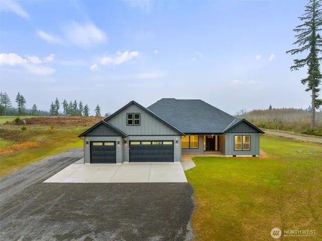 $872,500 | 249 Trailblazer Lane, Castle Rock, WA 98611