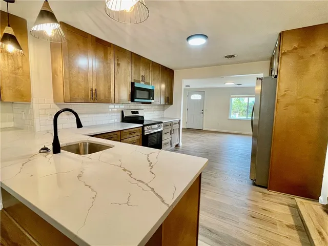 $339,900 | 17079 May Irwin Road, Clayton, NY 13624