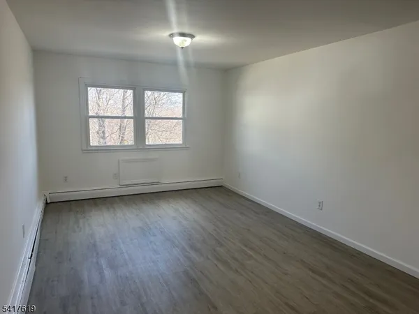 $2,000 | 2 Elizabeth Street, Unit 6, Dover, NJ 07801