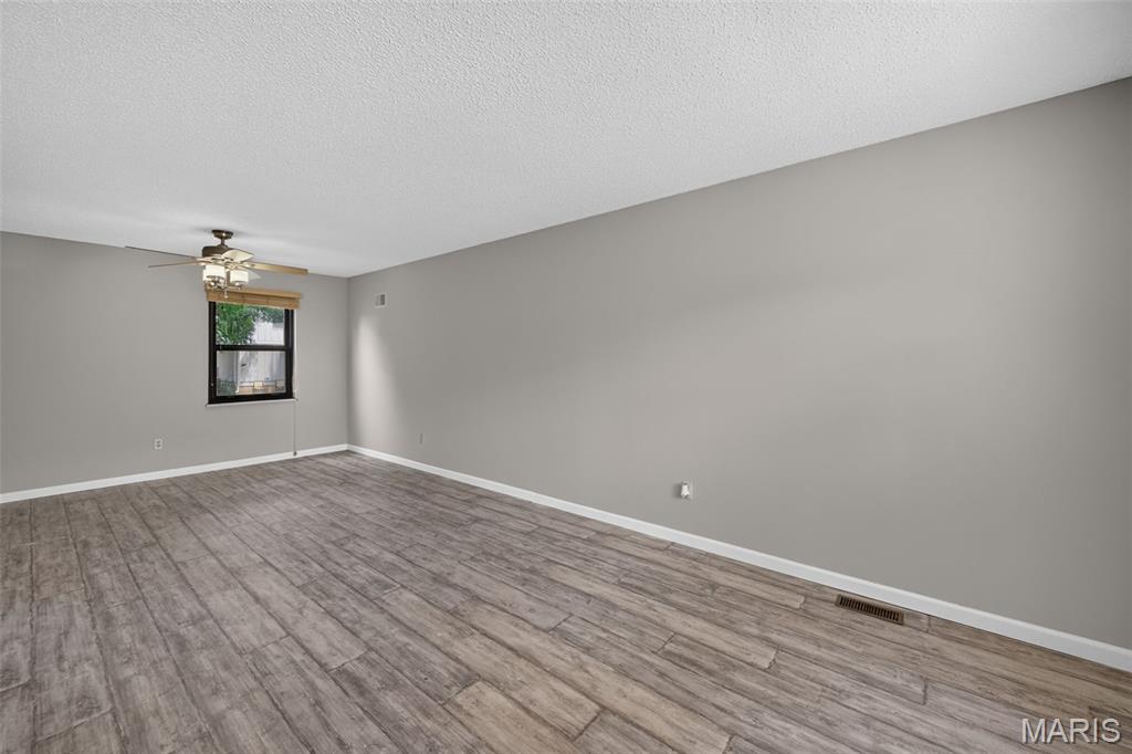 2358 Hidden Meadow Lane Ballwin, MO 63021 - Photo 8 of 44