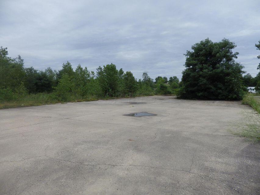 970 Claycraft Road Columbus, OH 43230 - Photo 8 of 13 7 Concrete Pad