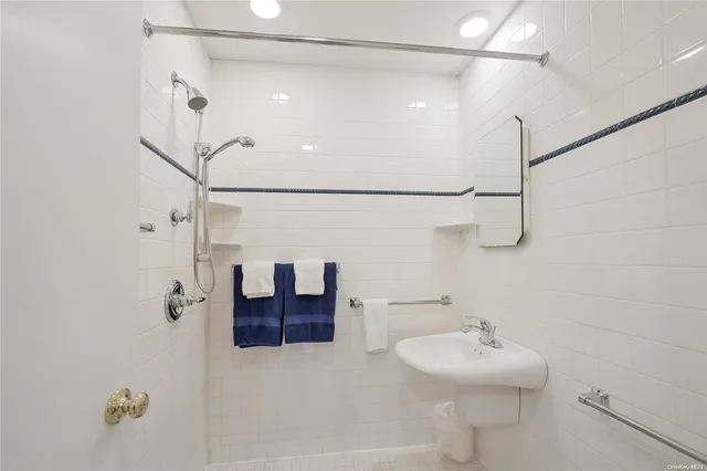 $8,000 | 415 Southern Cross Road, Cutchogue, NY 11935