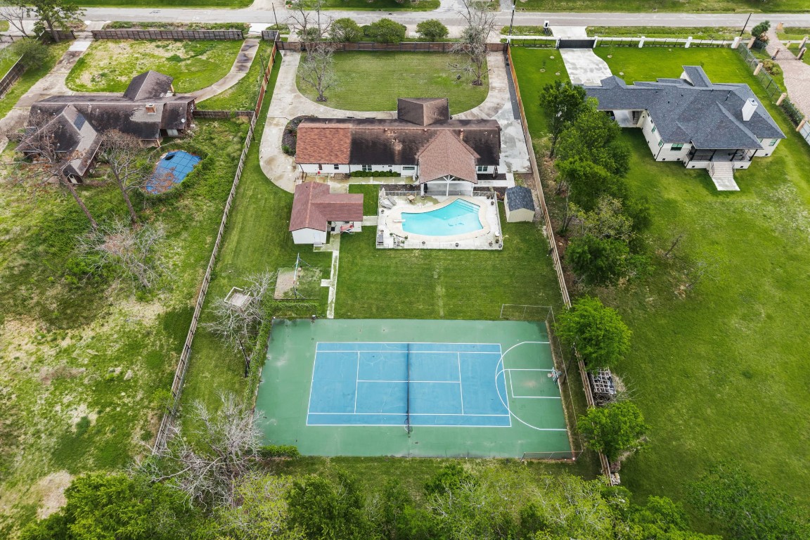 8800 Brae Acres Road Houston, TX 77074 - Photo 46 of 48