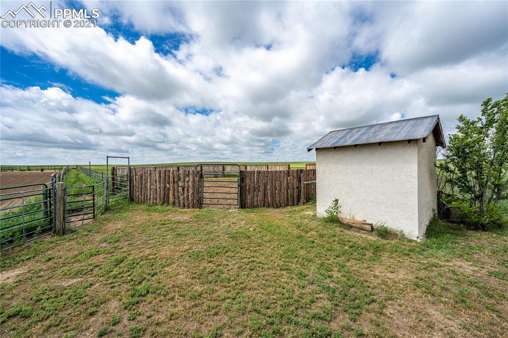 38810 Fossinger Road Rush, CO 80833 - Photo 27 of 35 a view of a terrace