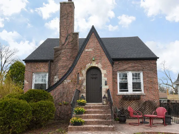 $400,000 | 3517 Hollywood Avenue, Brookfield, IL 60513