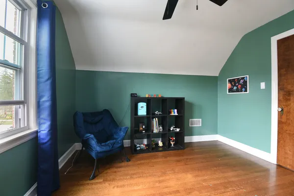 $400,000 | 3517 Hollywood Avenue, Brookfield, IL 60513