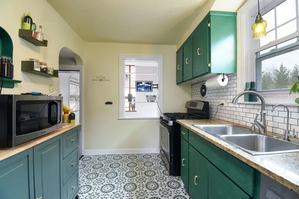 $400,000 | 3517 Hollywood Avenue, Brookfield, IL 60513