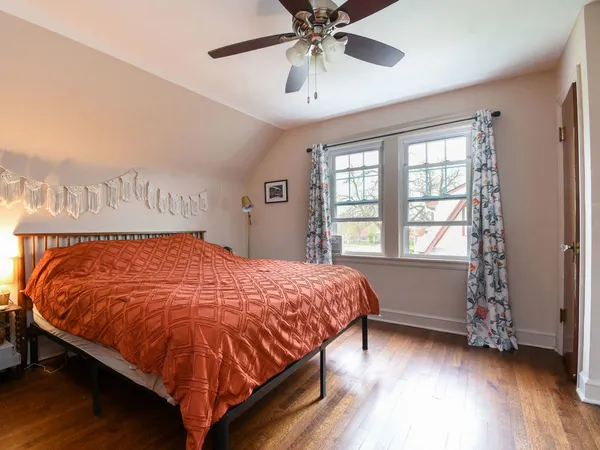 $400,000 | 3517 Hollywood Avenue, Brookfield, IL 60513