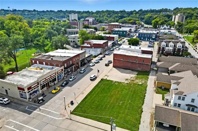 $89,900 | 256 East Broadway Avenue, Excelsior Springs, MO 64024