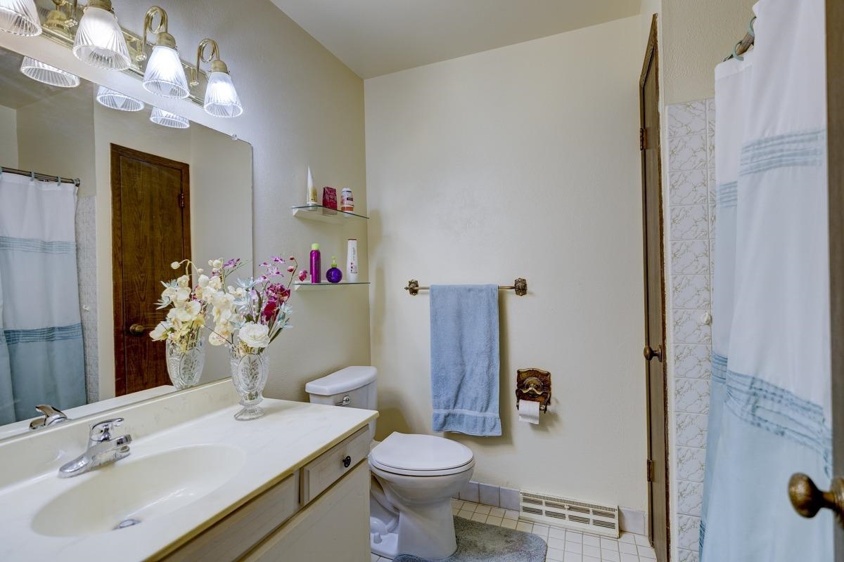 3109 Ashford Lane Madison, WI 53713 - Photo 14 of 32