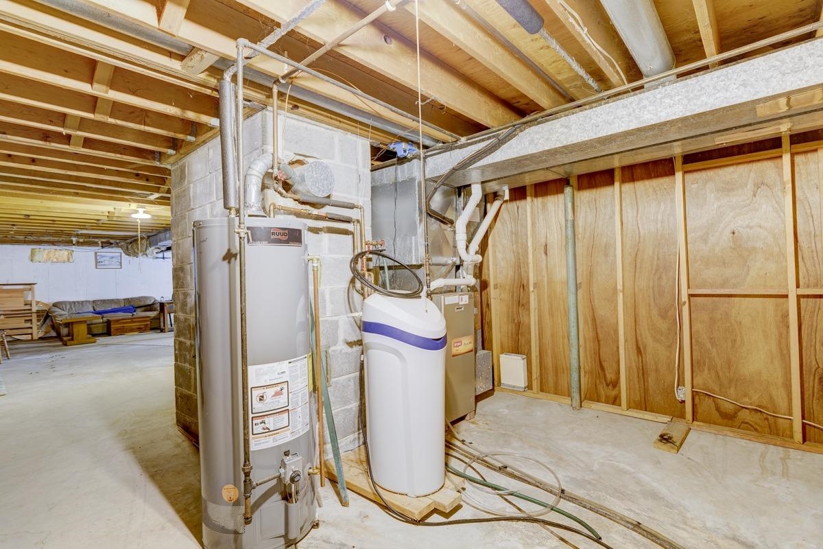 3109 Ashford Lane Madison, WI 53713 - Photo 27 of 32